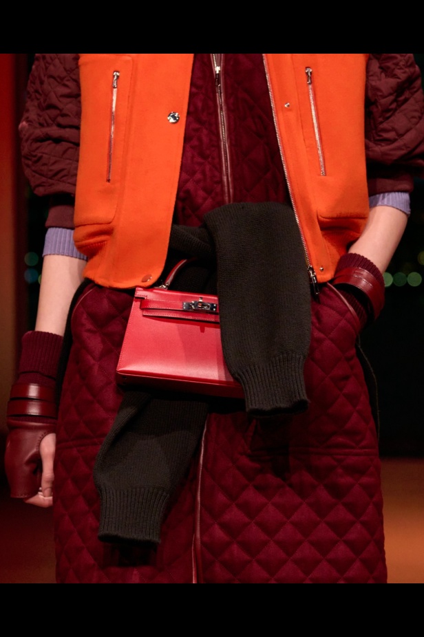 Hermès تكتب فصلًا ثانيًا في شنغهاي... مجموعة خريف وشتاء 2025 مستعدة للانطلاق!