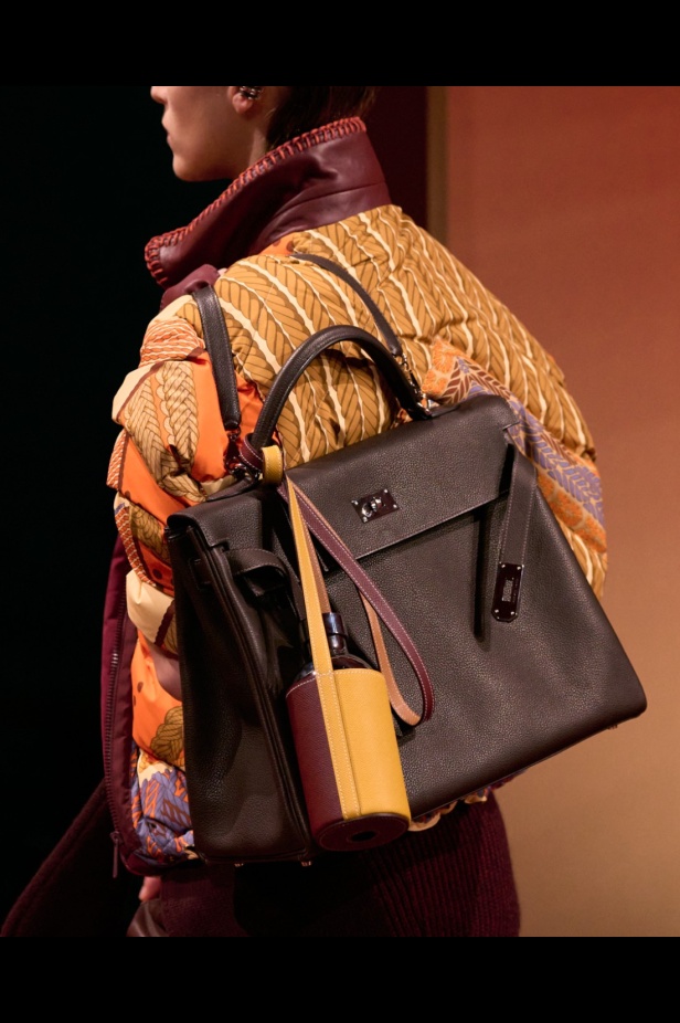 Hermès تكتب فصلًا ثانيًا في شنغهاي... مجموعة خريف وشتاء 2025 مستعدة للانطلاق!