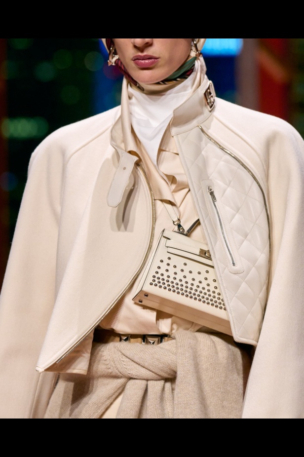 Hermès تكتب فصلًا ثانيًا في شنغهاي... مجموعة خريف وشتاء 2025 مستعدة للانطلاق!