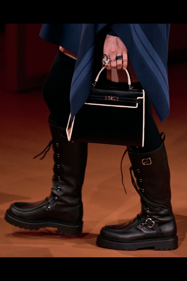 Hermès تكتب فصلًا ثانيًا في شنغهاي... مجموعة خريف وشتاء 2025 مستعدة للانطلاق!