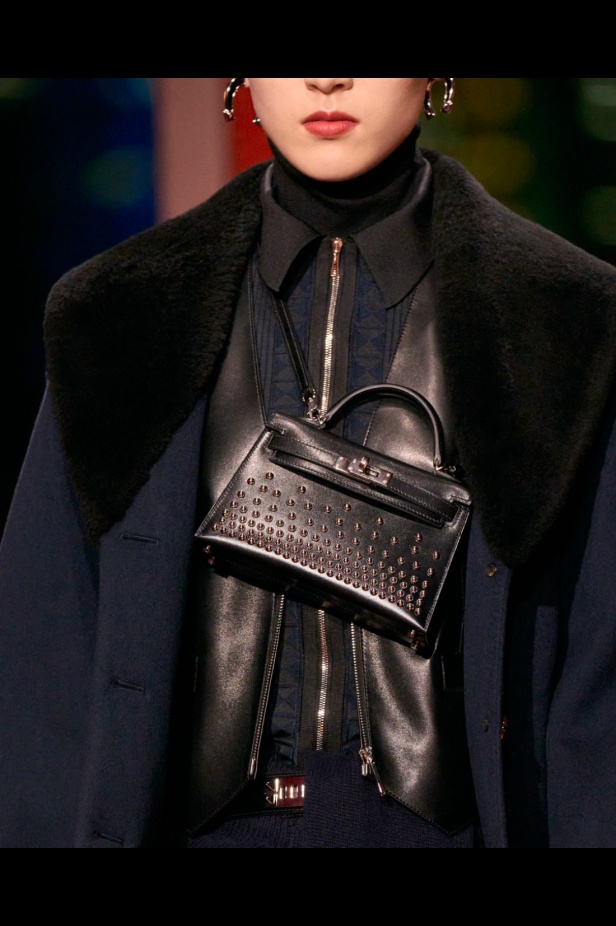 Hermès تكتب فصلًا ثانيًا في شنغهاي... مجموعة خريف وشتاء 2025 مستعدة للانطلاق!