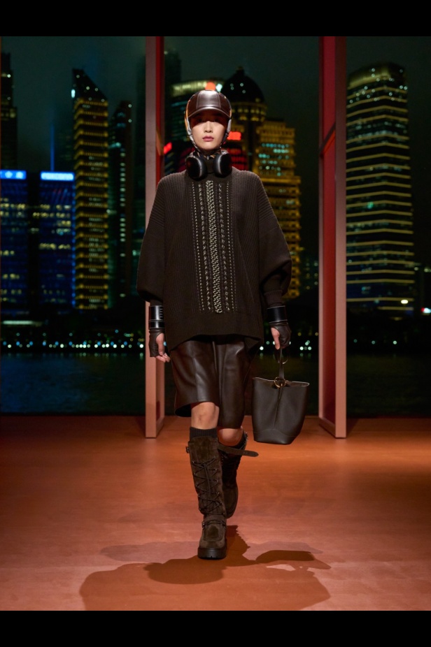 Hermès تكتب فصلًا ثانيًا في شنغهاي... مجموعة خريف وشتاء 2025 مستعدة للانطلاق!
