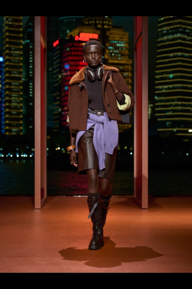 Hermès تكتب فصلًا ثانيًا في شنغهاي... مجموعة خريف وشتاء 2025 مستعدة للانطلاق!