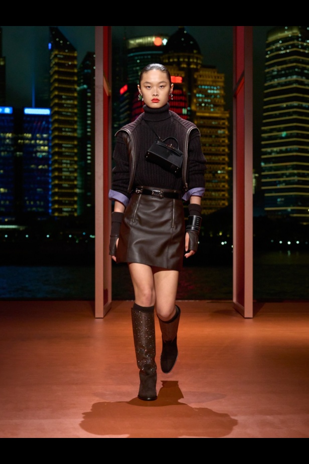 Hermès تكتب فصلًا ثانيًا في شنغهاي... مجموعة خريف وشتاء 2025 مستعدة للانطلاق!