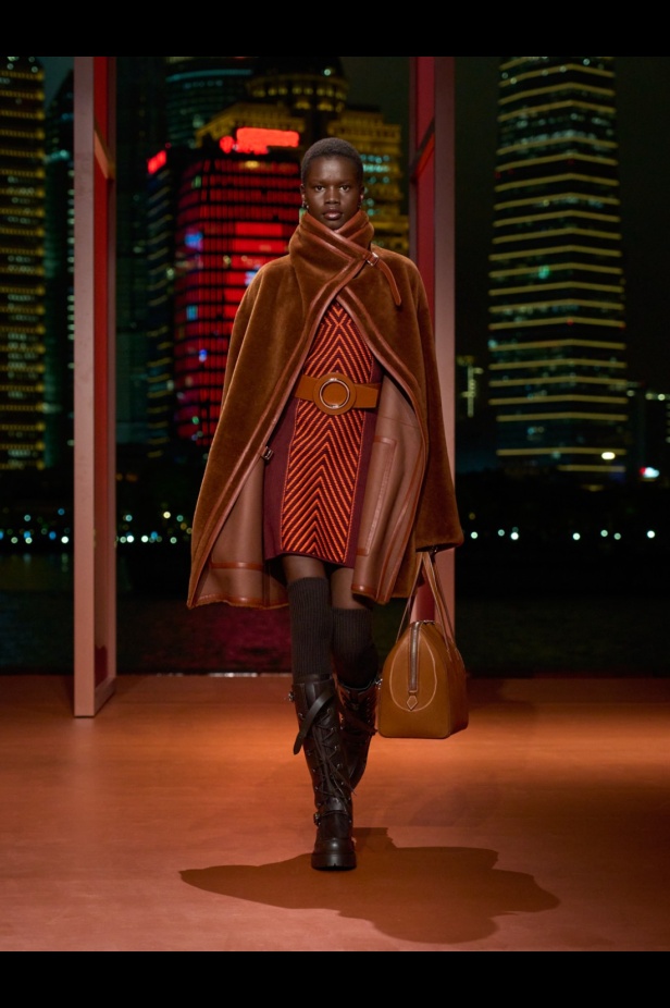 Hermès تكتب فصلًا ثانيًا في شنغهاي... مجموعة خريف وشتاء 2025 مستعدة للانطلاق!
