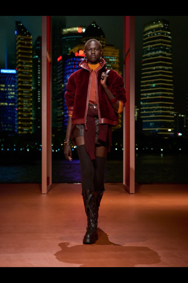 Hermès تكتب فصلًا ثانيًا في شنغهاي... مجموعة خريف وشتاء 2025 مستعدة للانطلاق!