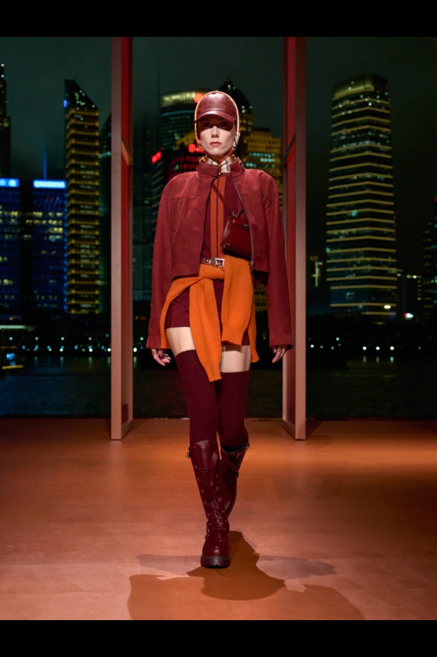 Hermès تكتب فصلًا ثانيًا في شنغهاي... مجموعة خريف وشتاء 2025 مستعدة للانطلاق!
