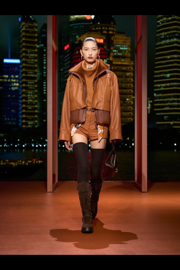 Hermès تكتب فصلًا ثانيًا في شنغهاي... مجموعة خريف وشتاء 2025 مستعدة للانطلاق!