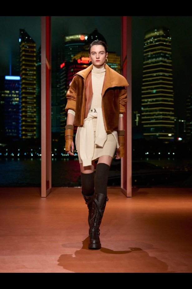 Hermès تكتب فصلًا ثانيًا في شنغهاي... مجموعة خريف وشتاء 2025 مستعدة للانطلاق!