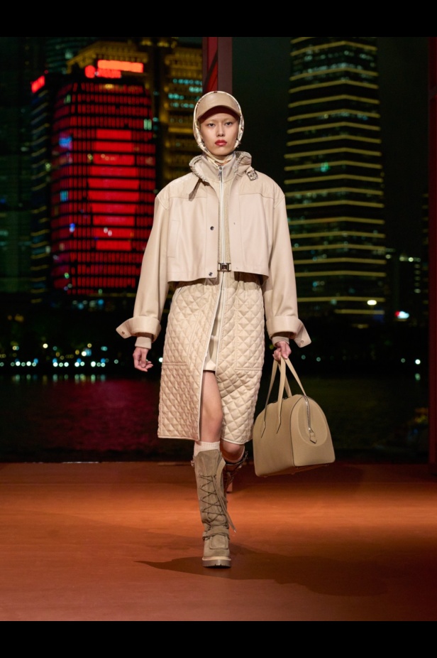 Hermès تكتب فصلًا ثانيًا في شنغهاي... مجموعة خريف وشتاء 2025 مستعدة للانطلاق!