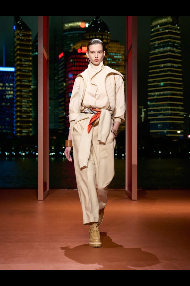 Hermès تكتب فصلًا ثانيًا في شنغهاي... مجموعة خريف وشتاء 2025 مستعدة للانطلاق!