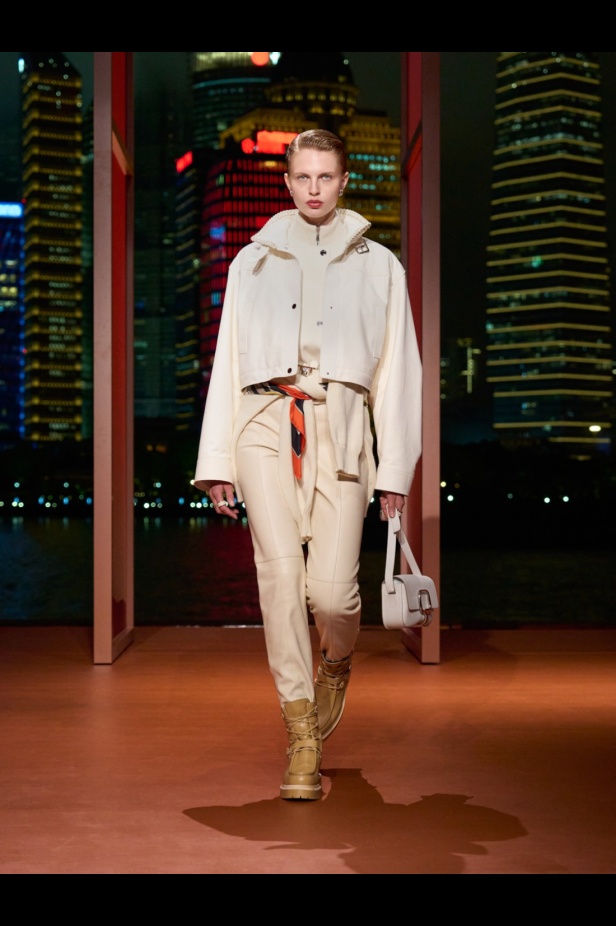 Hermès تكتب فصلًا ثانيًا في شنغهاي... مجموعة خريف وشتاء 2025 مستعدة للانطلاق!
