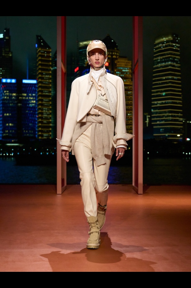 Hermès تكتب فصلًا ثانيًا في شنغهاي... مجموعة خريف وشتاء 2025 مستعدة للانطلاق!
