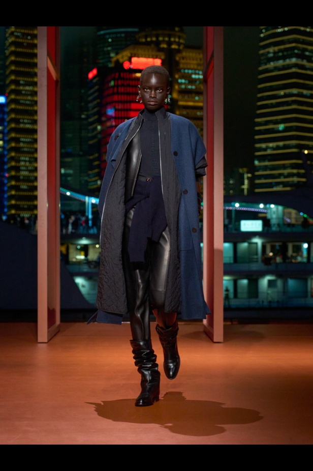 Hermès تكتب فصلًا ثانيًا في شنغهاي... مجموعة خريف وشتاء 2025 مستعدة للانطلاق!