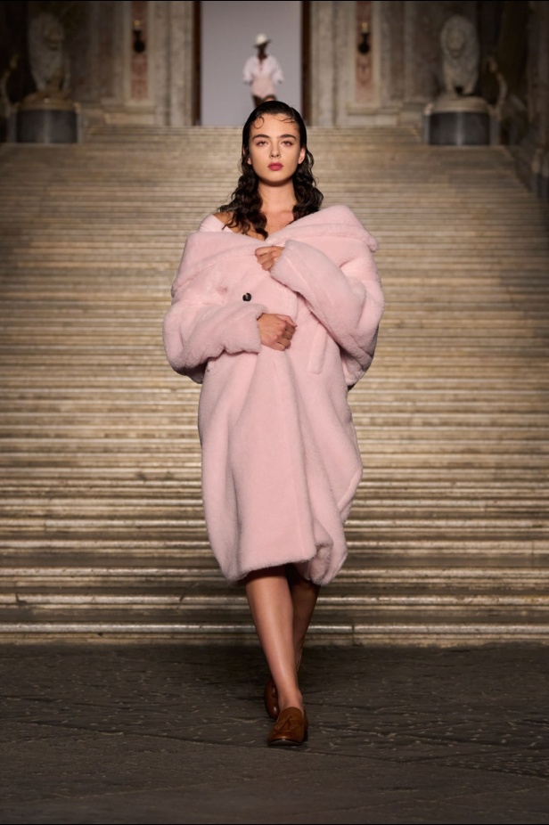 مجموعة Max Mara ريزورت 2026... احتفال بالأناقة الإيطالية الخالدة