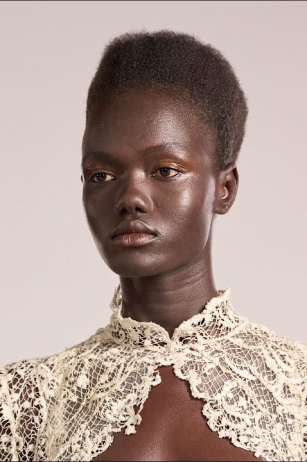 Ashi Studio خريف وشتاء 2025 للأزياء الراقية