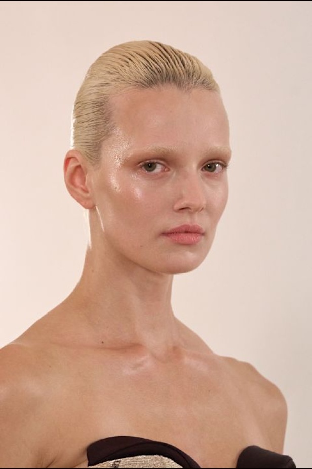 Ashi Studio خريف وشتاء 2025 للأزياء الراقية