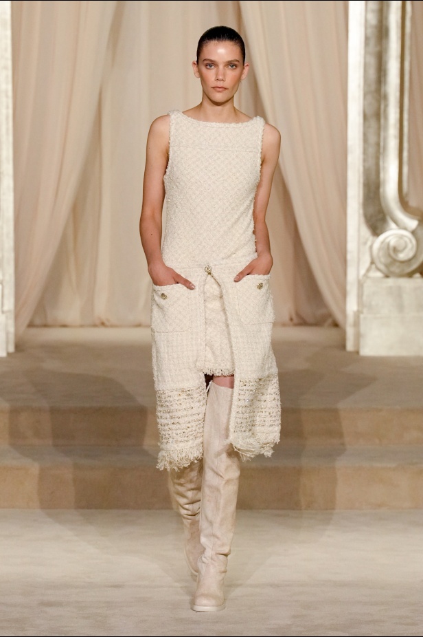 مجموعة Chanel للأزياء الراقية لموسم خريف وشتاء 2025-2026