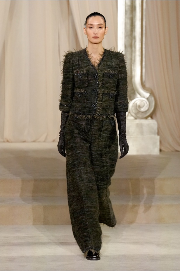 مجموعة Chanel للأزياء الراقية لموسم خريف وشتاء 2025-2026