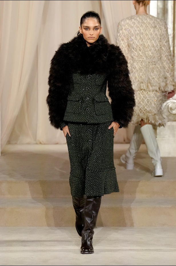 مجموعة Chanel للأزياء الراقية لموسم خريف وشتاء 2025-2026