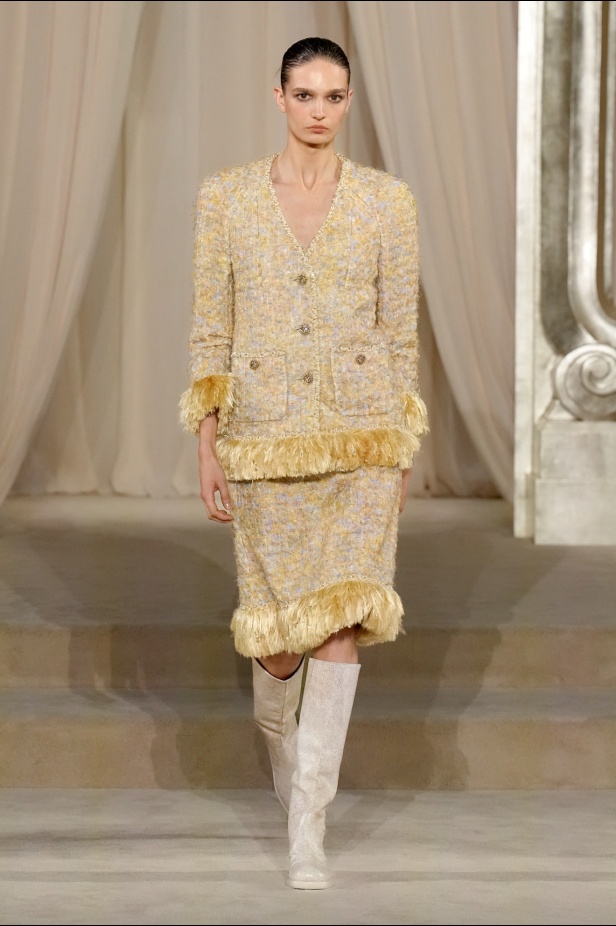 مجموعة Chanel للأزياء الراقية لموسم خريف وشتاء 2025-2026