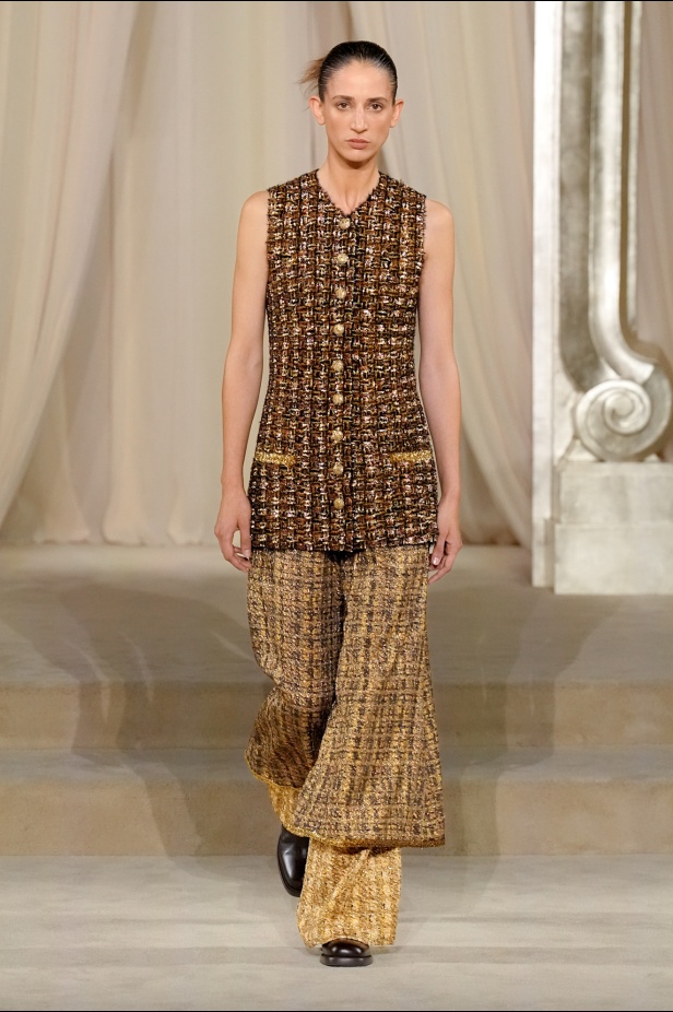 مجموعة Chanel للأزياء الراقية لموسم خريف وشتاء 2025-2026