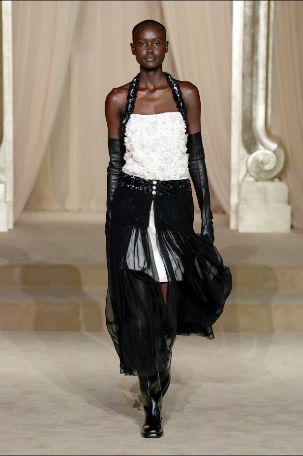 مجموعة Chanel للأزياء الراقية لموسم خريف وشتاء 2025-2026