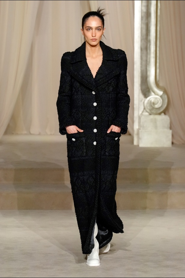 مجموعة Chanel للأزياء الراقية لموسم خريف وشتاء 2025-2026