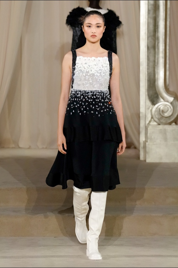 مجموعة Chanel للأزياء الراقية لموسم خريف وشتاء 2025-2026