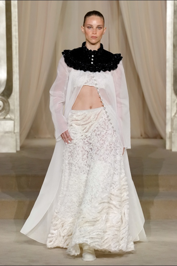 مجموعة Chanel للأزياء الراقية لموسم خريف وشتاء 2025-2026