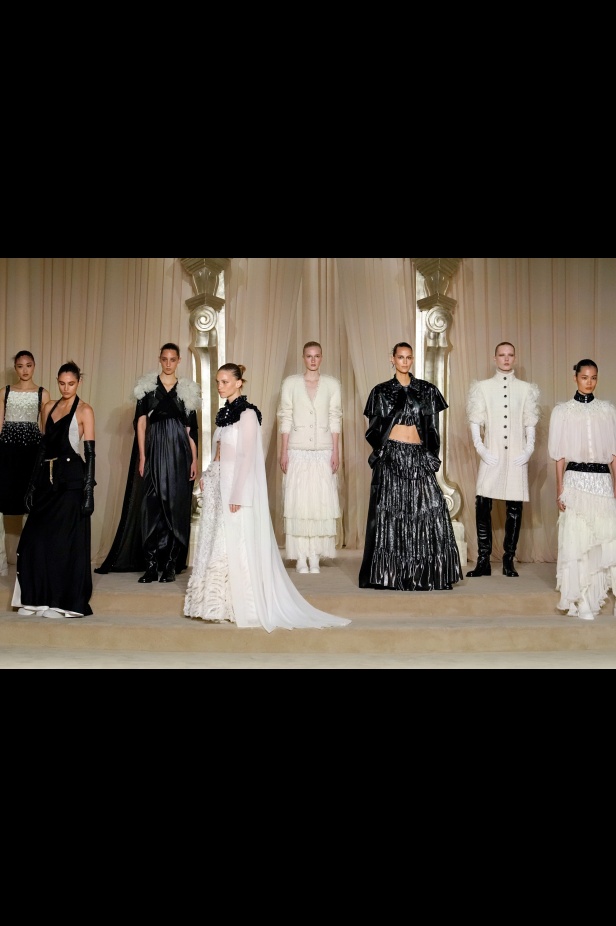 مجموعة Chanel للأزياء الراقية لموسم خريف وشتاء 2025-2026
