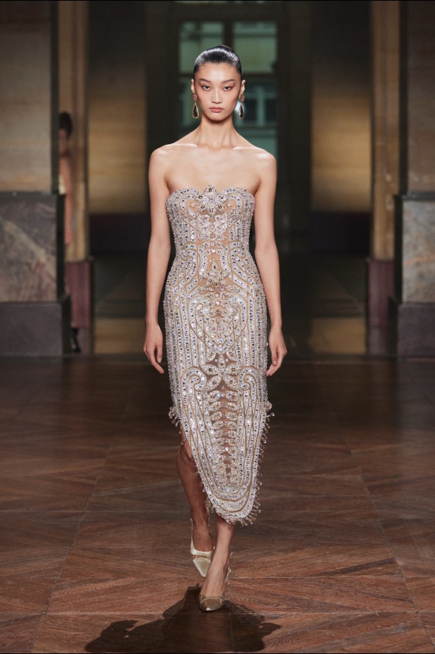 مجموعة جورج حبيقة "النظام الجديد" لخريف وشتاء 2025-2026.. عندما ينتصر الجمال على الفوضى (فيديو)