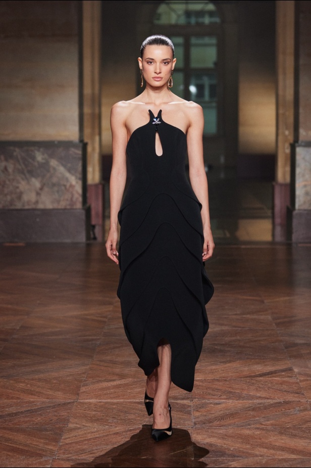 مجموعة جورج حبيقة "النظام الجديد" لخريف وشتاء 2025-2026.. عندما ينتصر الجمال على الفوضى (فيديو)