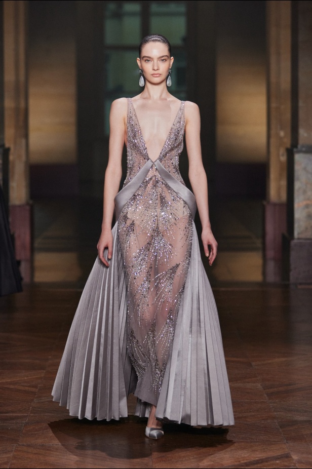 مجموعة جورج حبيقة "النظام الجديد" لخريف وشتاء 2025-2026.. عندما ينتصر الجمال على الفوضى (فيديو)