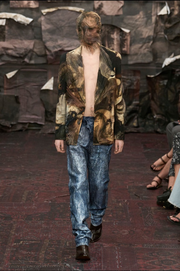 مجموعة ميزون مارجيلا للأزياء الراقية لخريف وشتاء 2026: بداية جديدة تحت قيادة غلين مارتنز