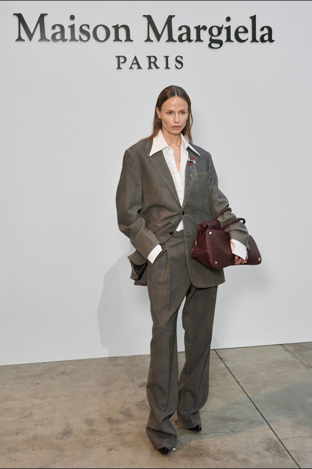 مجموعة ميزون مارجيلا للأزياء الراقية لخريف وشتاء 2026: بداية جديدة تحت قيادة غلين مارتنز