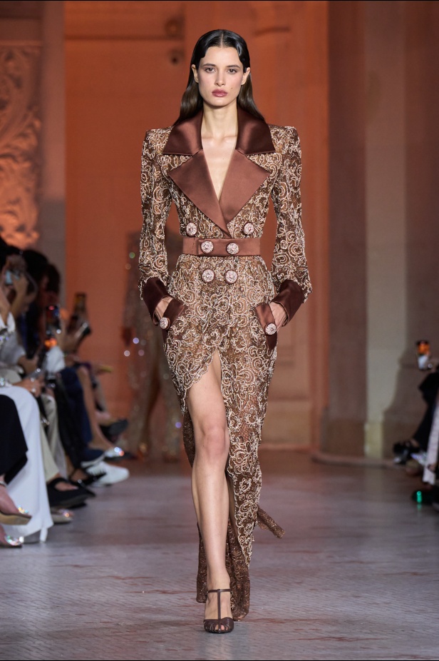 مجموعة Zuhair Murad الراقية لخريف وشتاء 2025