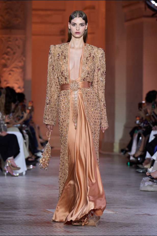 مجموعة Zuhair Murad الراقية لخريف وشتاء 2025