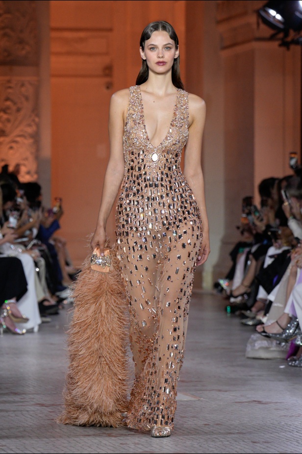 مجموعة Zuhair Murad الراقية لخريف وشتاء 2025