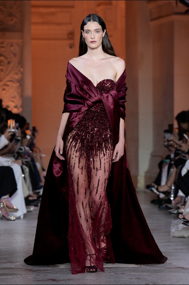 مجموعة Zuhair Murad الراقية لخريف وشتاء 2025