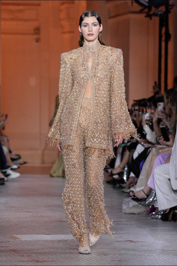 مجموعة Zuhair Murad الراقية لخريف وشتاء 2025