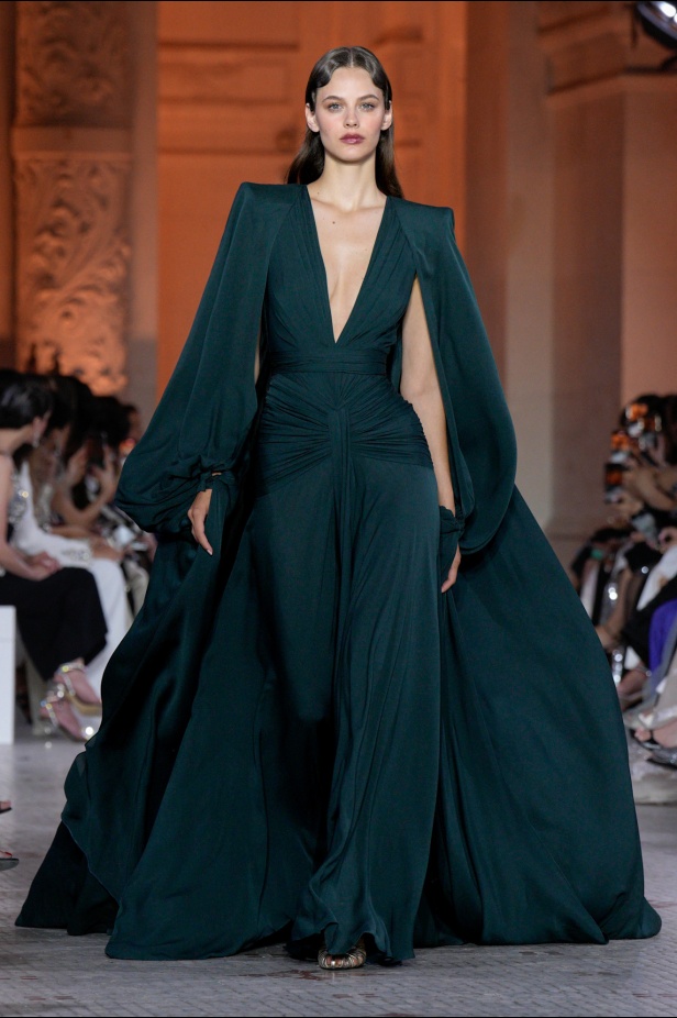 مجموعة Zuhair Murad الراقية لخريف وشتاء 2025