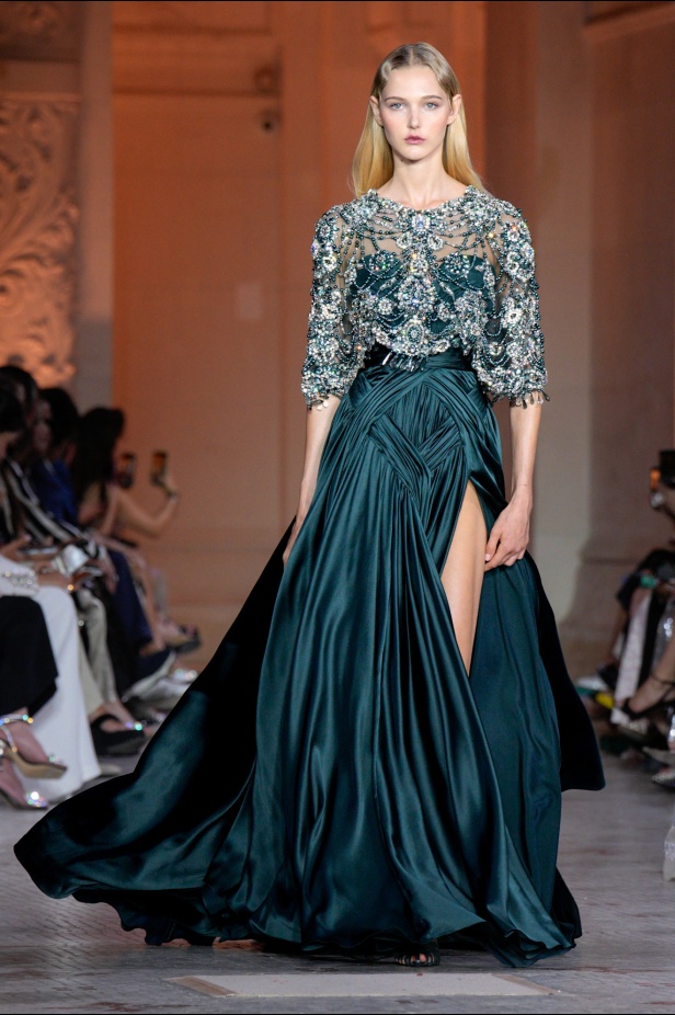 مجموعة Zuhair Murad الراقية لخريف وشتاء 2025