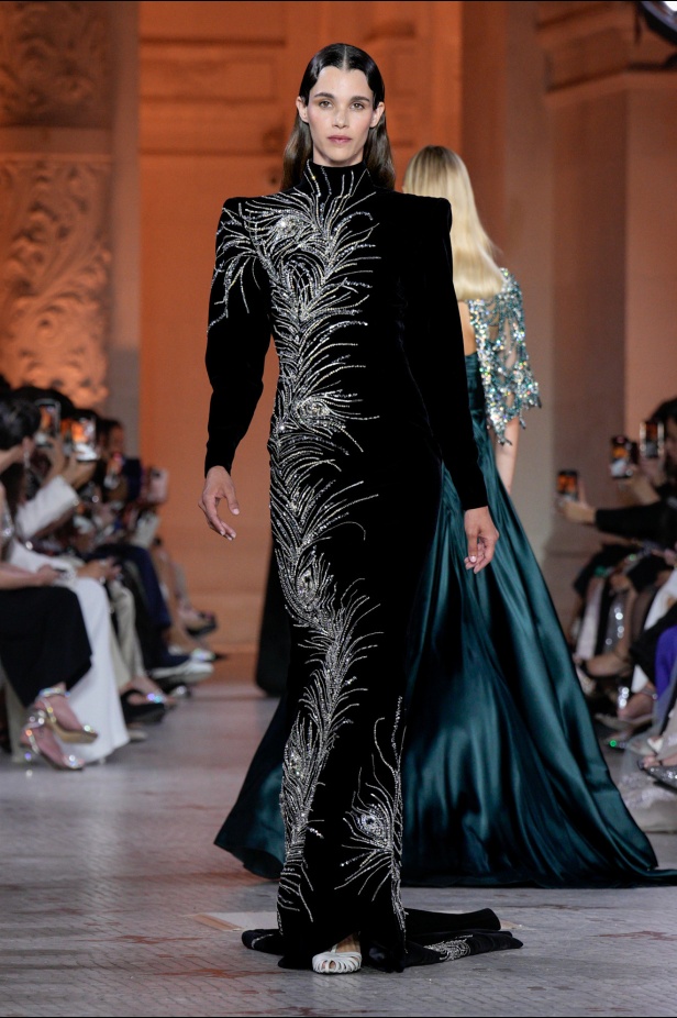 مجموعة Zuhair Murad الراقية لخريف وشتاء 2025
