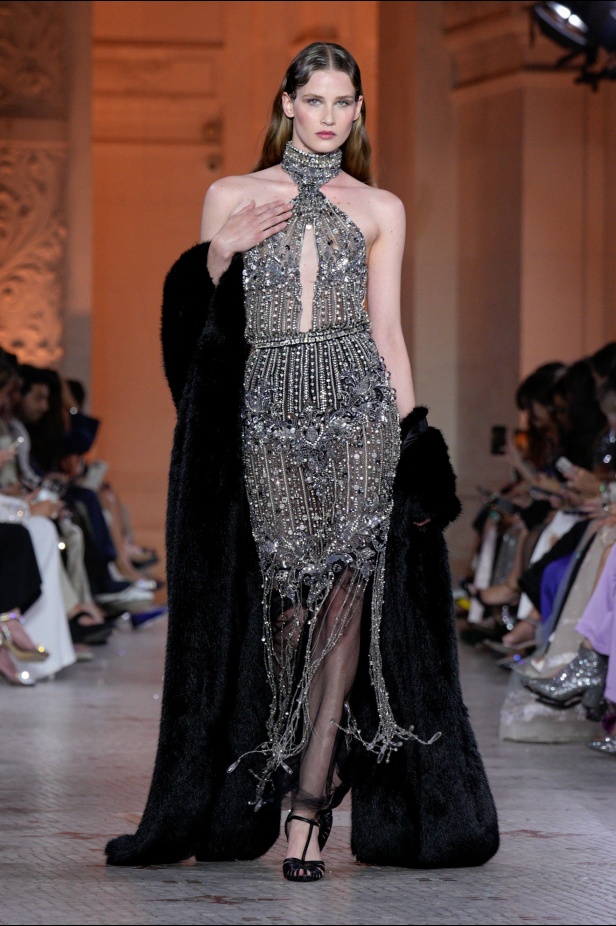 مجموعة Zuhair Murad الراقية لخريف وشتاء 2025