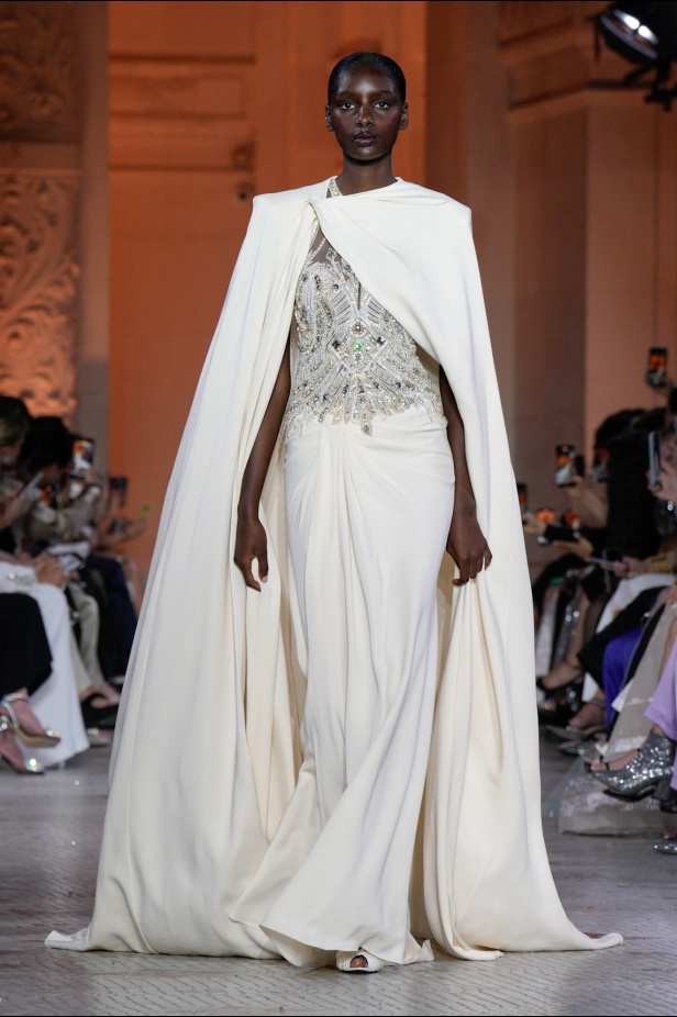 مجموعة Zuhair Murad الراقية لخريف وشتاء 2025