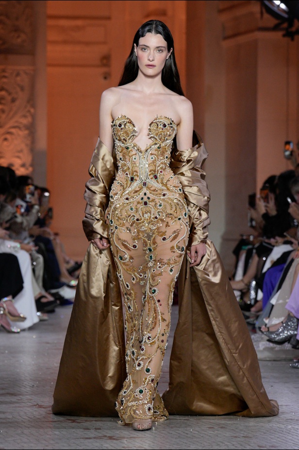 مجموعة Zuhair Murad الراقية لخريف وشتاء 2025