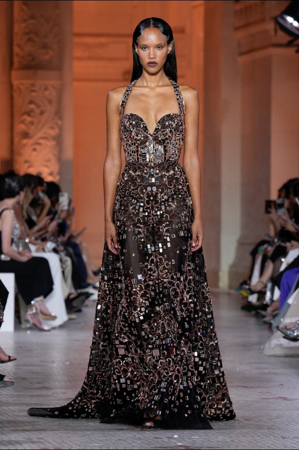 مجموعة Zuhair Murad الراقية لخريف وشتاء 2025