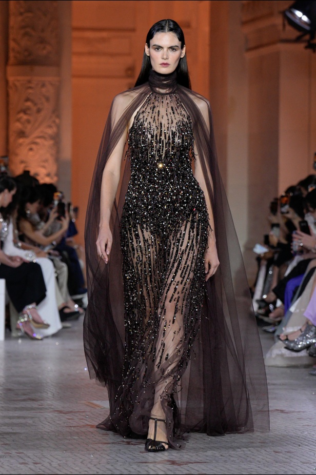 مجموعة Zuhair Murad الراقية لخريف وشتاء 2025