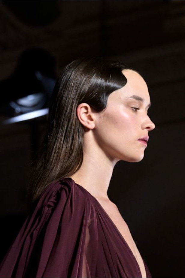 مجموعة Zuhair Murad الراقية لخريف وشتاء 2025